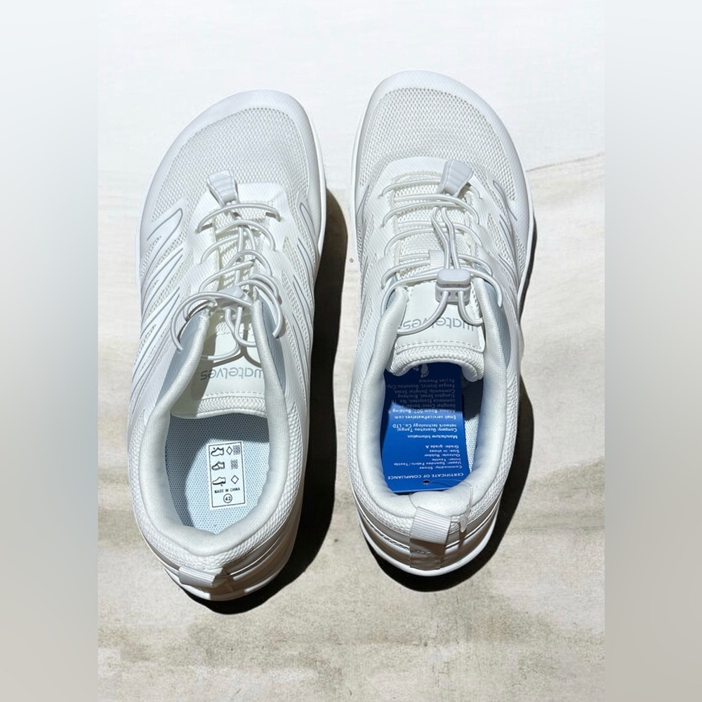 Men's White Lightweight Athletic Sneakers